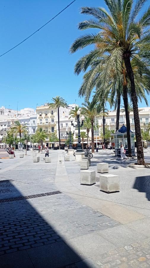 Apartamentos Plaza Santo Domingo Cádiz Kültér fotó